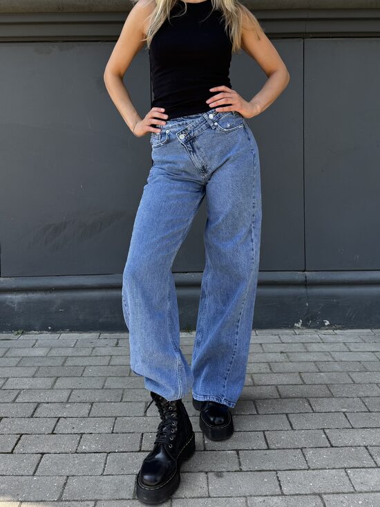 TRENDY BLUE JEANS
